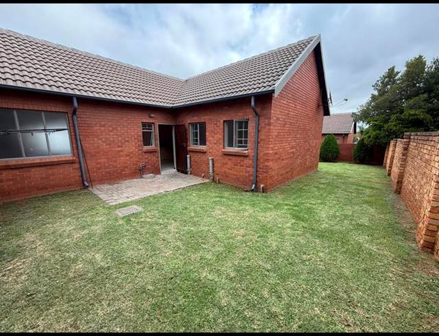 2 BEDROOM TOWNHOUSE FOR SALE IN BROOKLANDS LIFESTYLE ESTATE